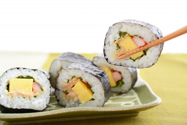 Simple Homemade Nori Sushi Rolls Recipe