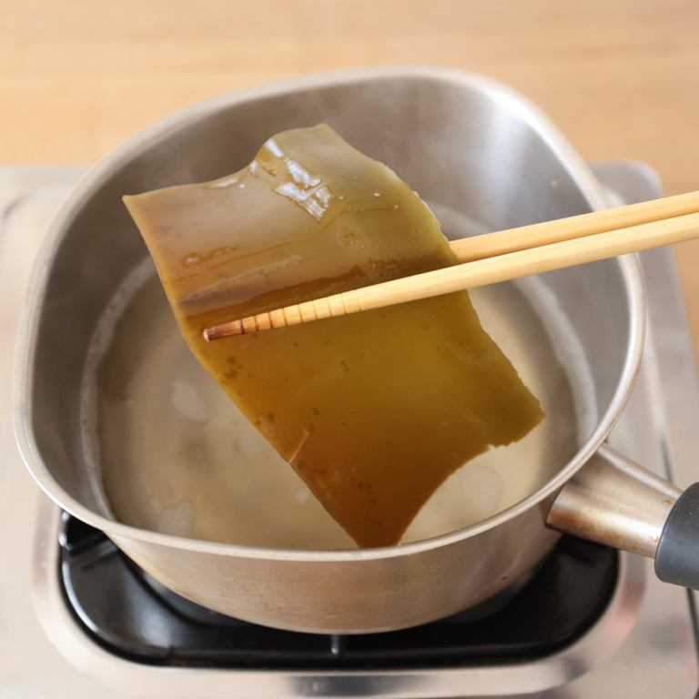 2 Ways to Make Kombu Dashi